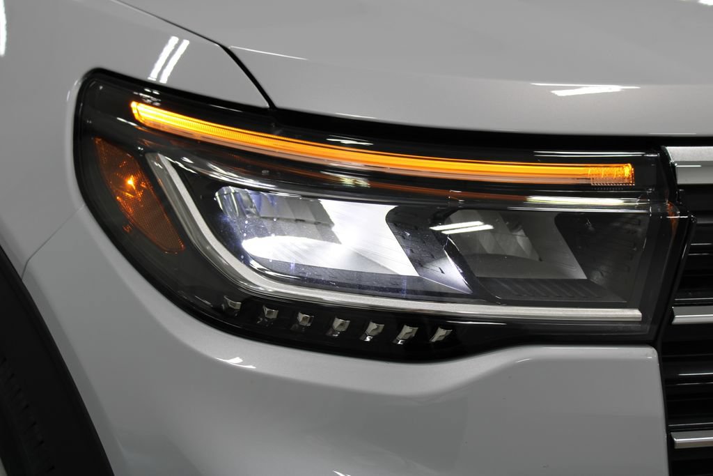 New 2026 Ford Explorer Active RWD image 11