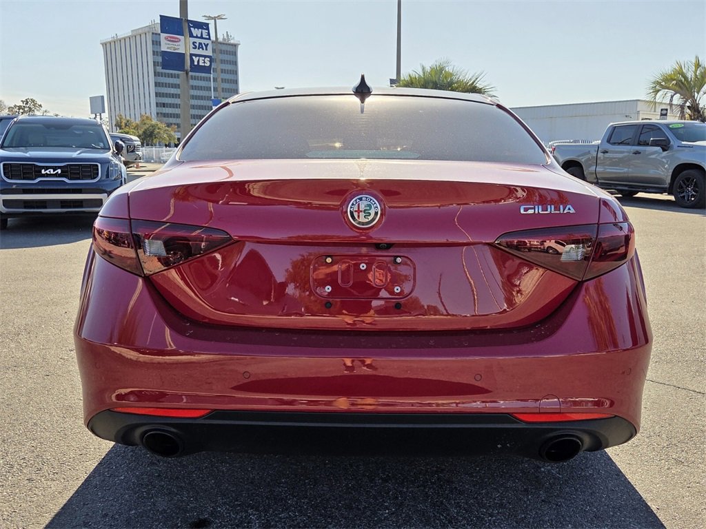 Used 2022 Alfa Romeo Giulia Ti image 7