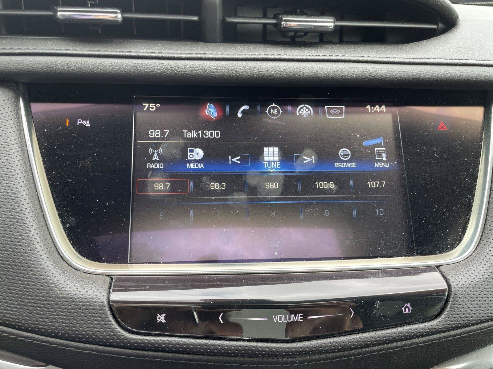 Used 2017 Cadillac XT5 Luxury w/ Driver Awareness Package AWD/4WD image 17