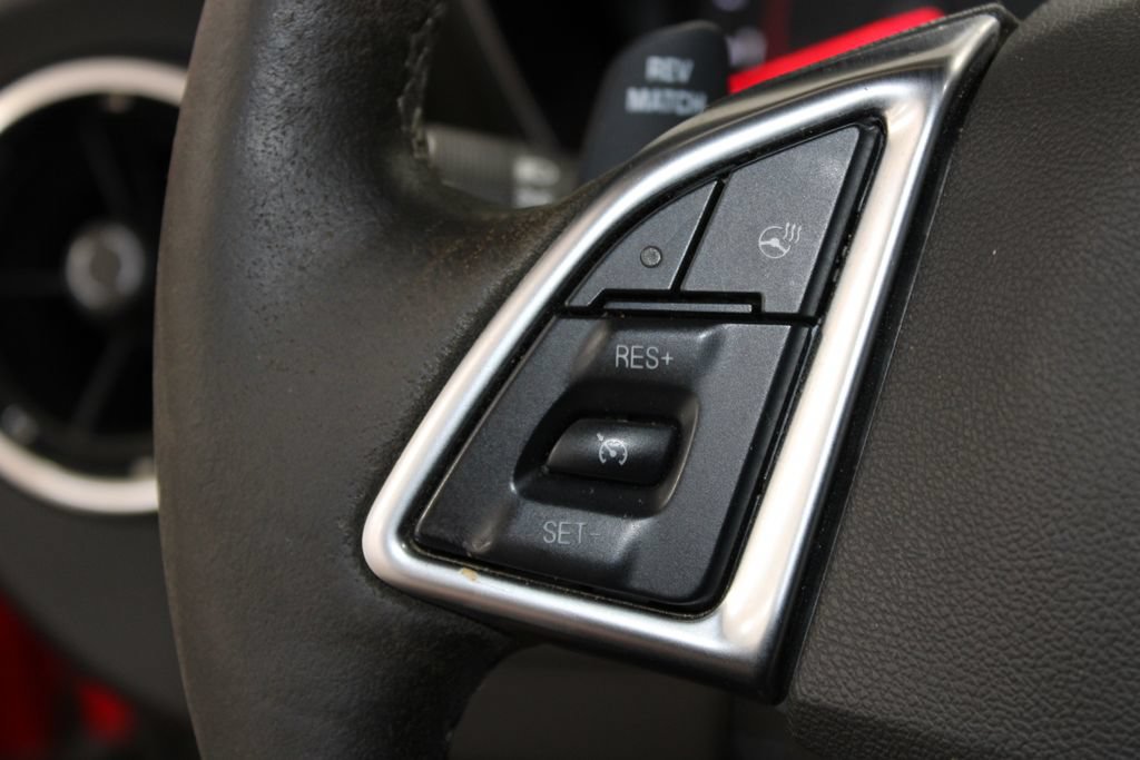 Used 2018 Chevrolet Camaro SS RWD image 31