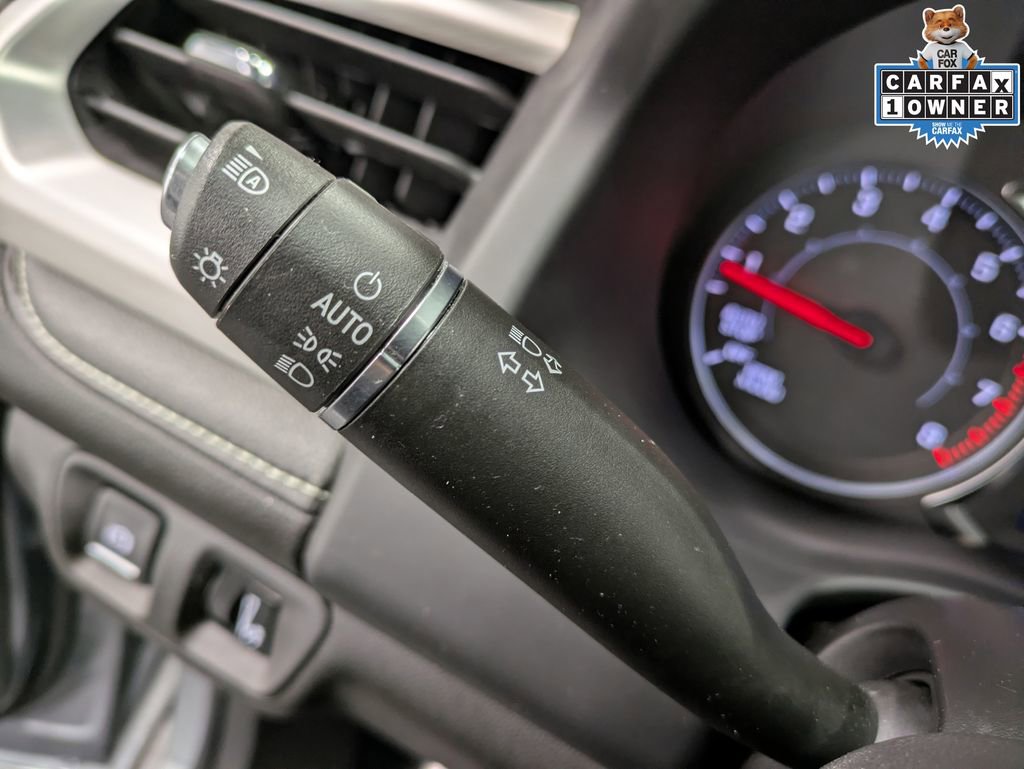Used 2023 GMC Acadia SLE w/ Driver Convenience Package image 17