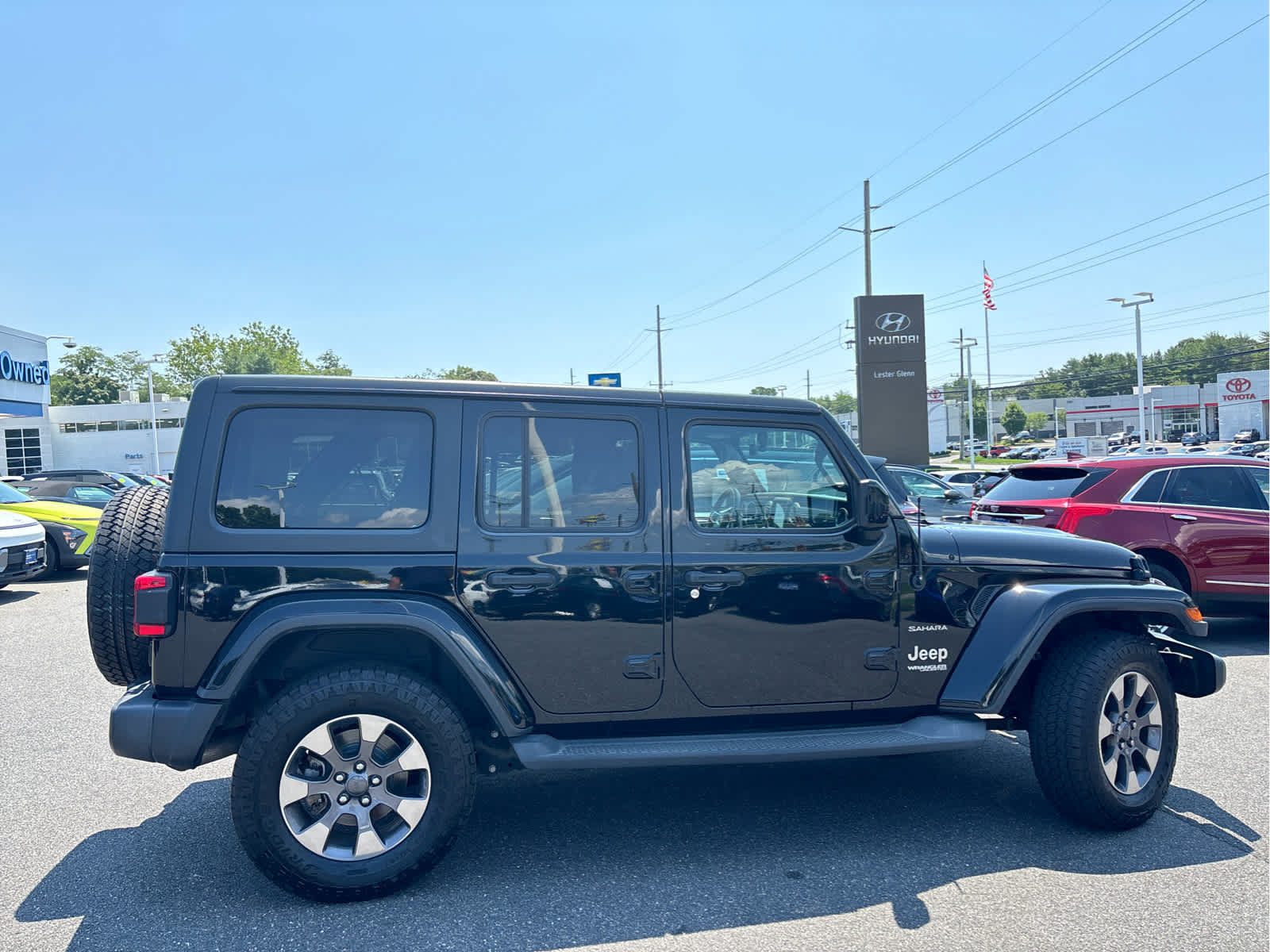 Used 2018 Jeep Wrangler Unlimited Sahara AWD/4WD image 4