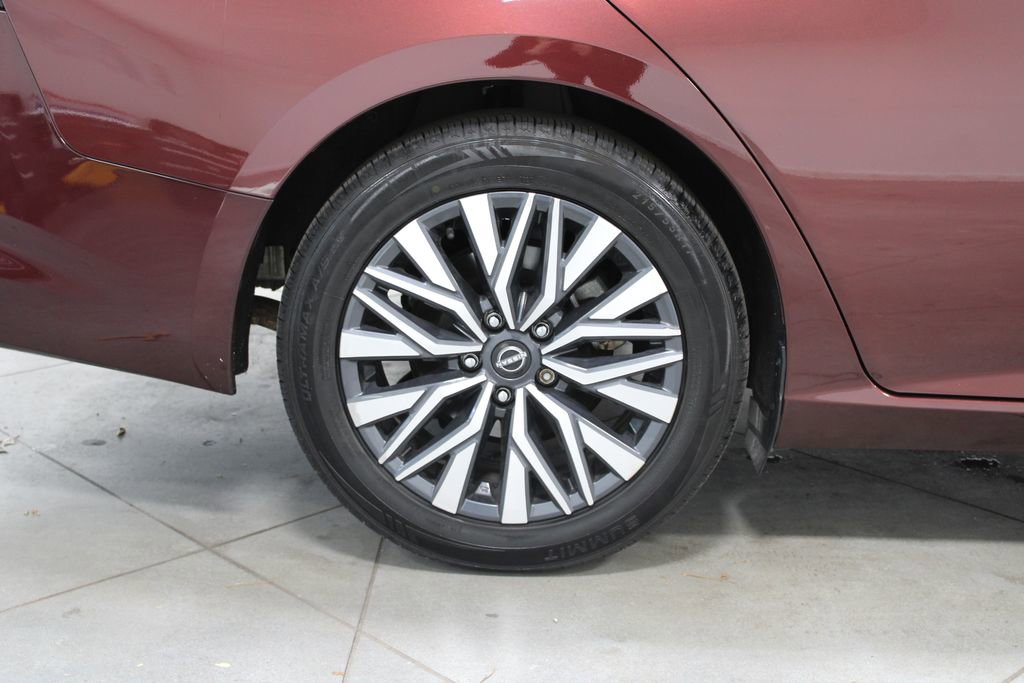 Used 2024 Nissan Altima 2.5 SV image 13
