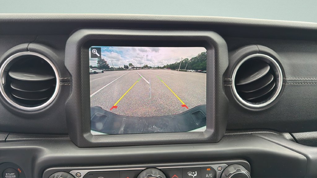 Used 2020 Jeep Gladiator Overland AWD/4WD image 17