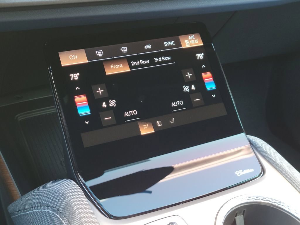 New 2026 Cadillac Vistiq Premium Luxury w/ LPO, Floor Liner Package image 22