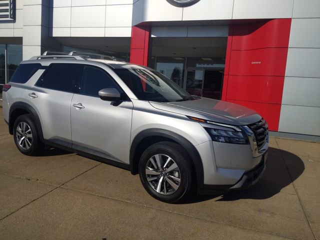 Used 2025 Nissan Pathfinder SL image 16