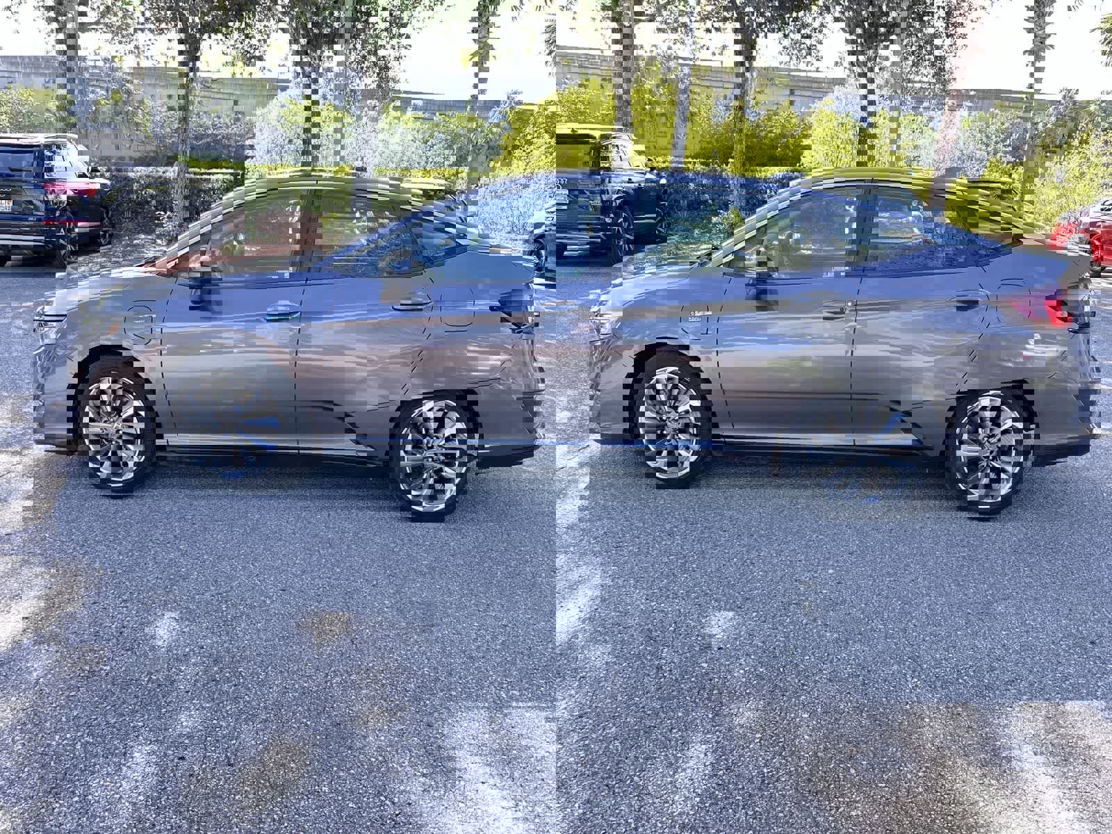 Used 2018 Honda Clarity Plug-In Hybrid image 3