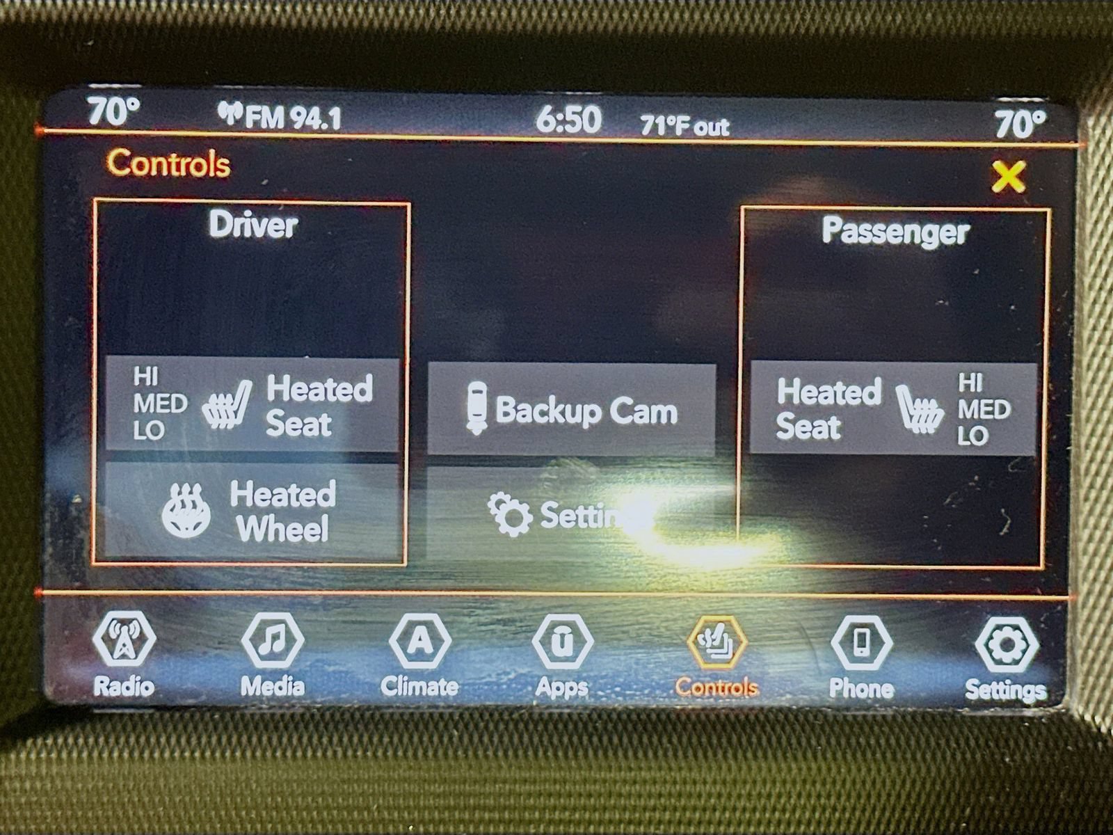 Used 2018 Jeep Wrangler Unlimited Sahara w/ Cold Weather Group AWD/4WD image 19