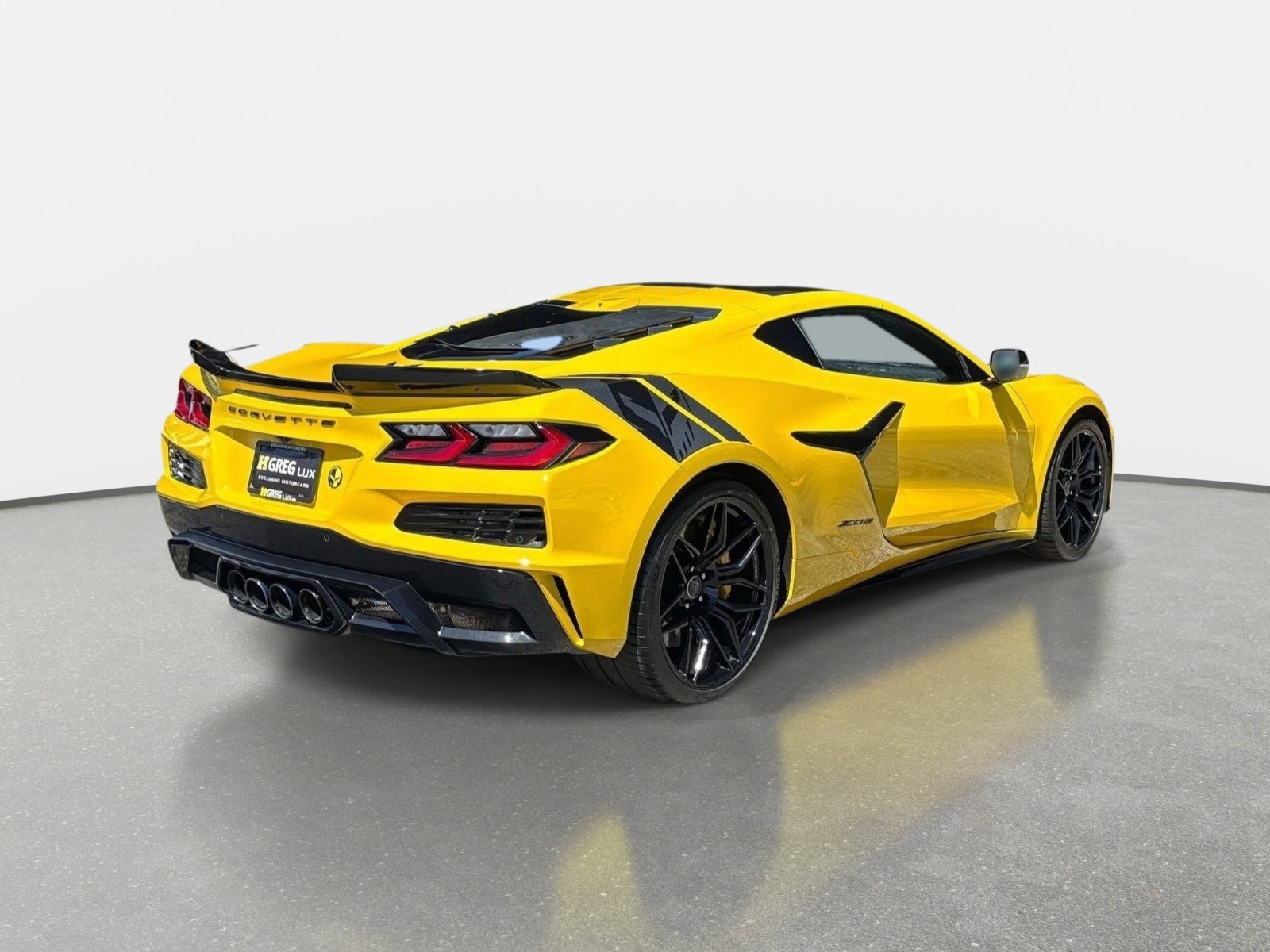 Used 2025 Chevrolet Corvette Z06 RWD image 3