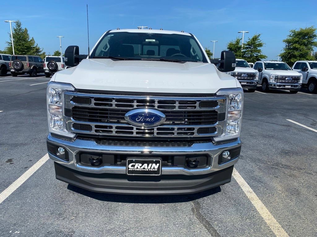 New 2026 Ford F350 XL w/ XL Chrome Package AWD/4WD image 2