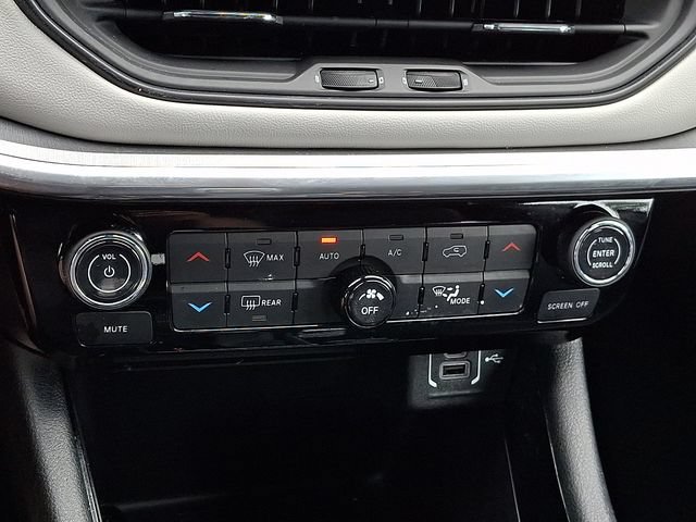 Used 2024 Jeep Compass Limited AWD/4WD image 17