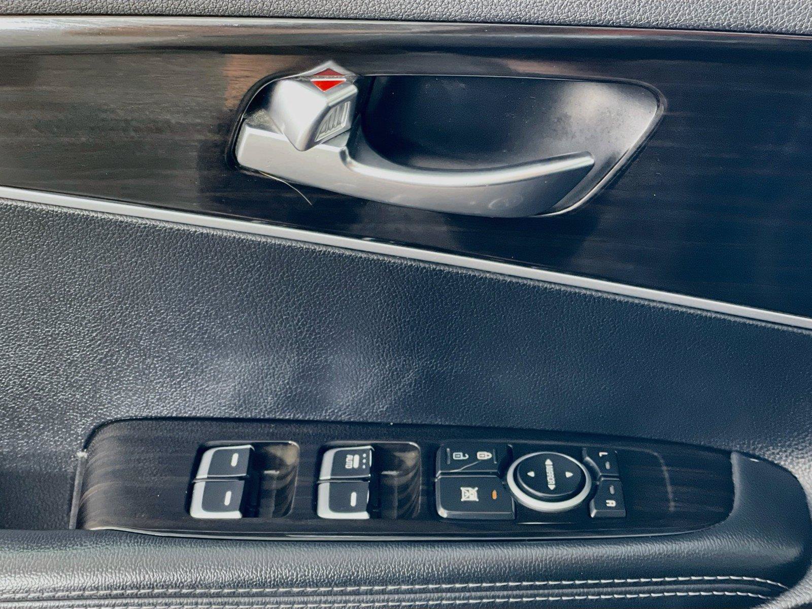 Used 2019 Kia Sorento L FWD image 21