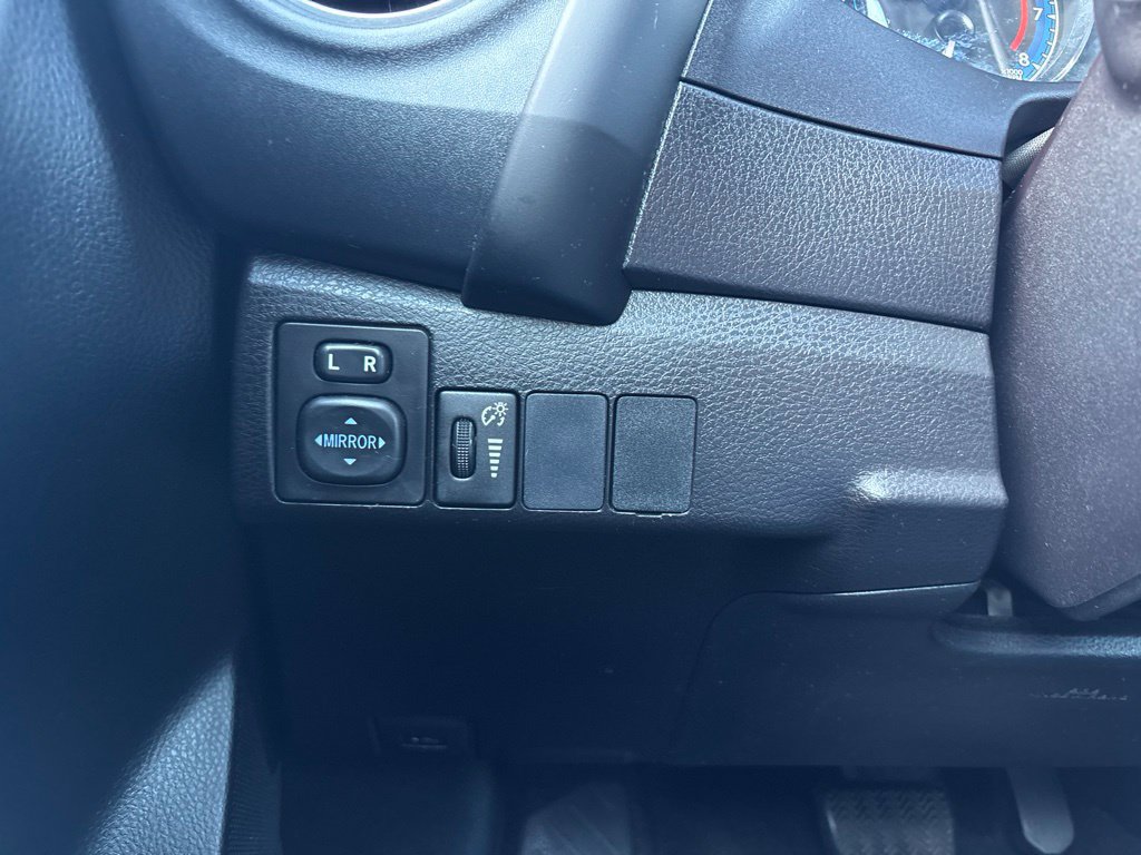 Used 2019 Toyota Corolla LE FWD image 31