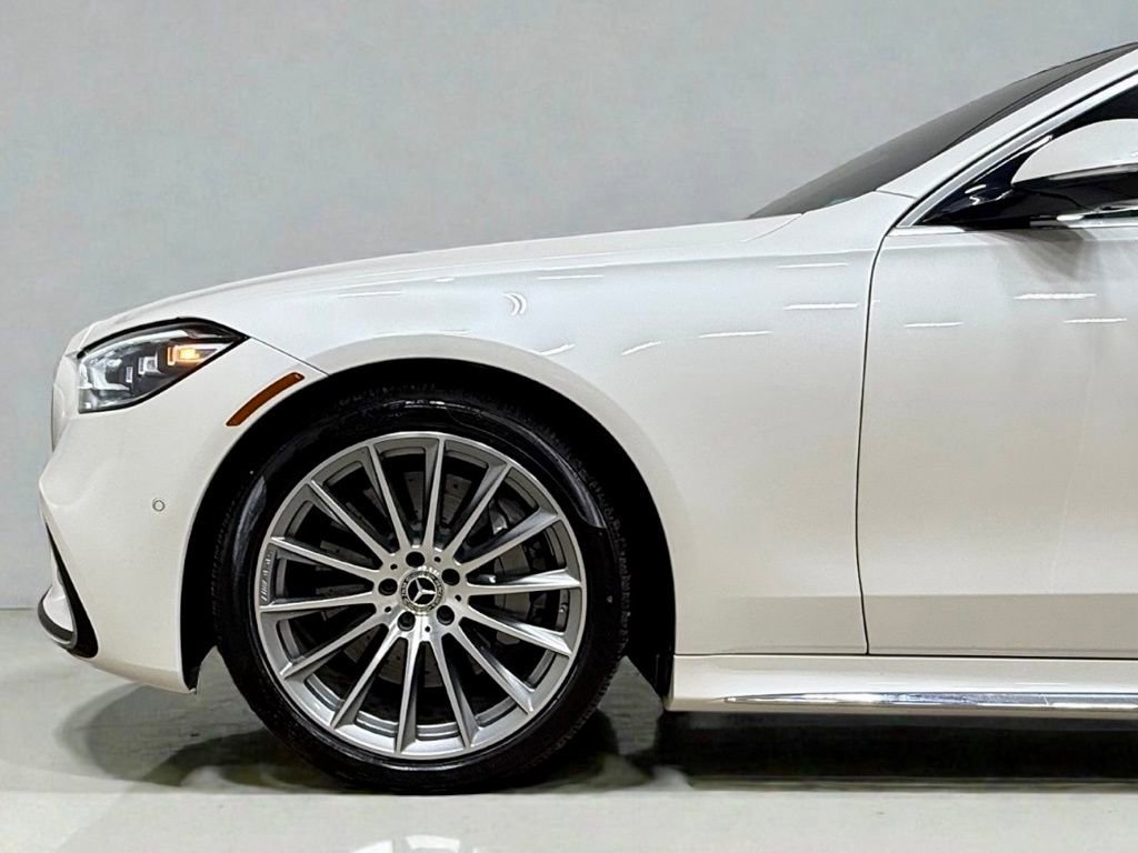 Used 2022 Mercedes-Benz S 500 4MATIC w/ AMG Line Package image 5