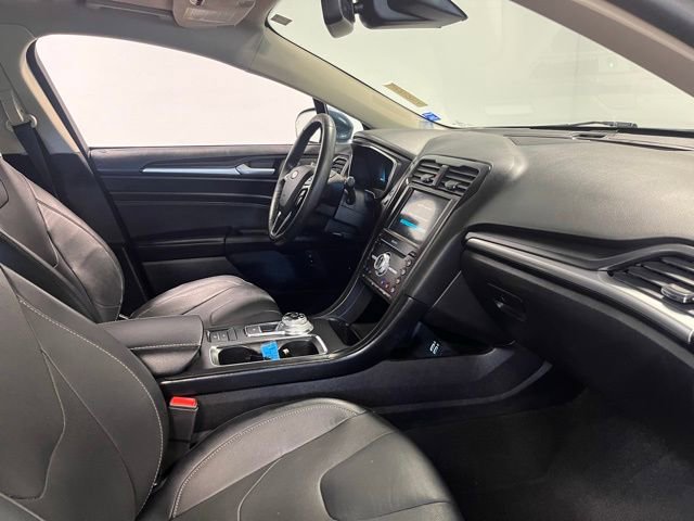 Used 2019 Ford Fusion Energi Titanium FWD image 11