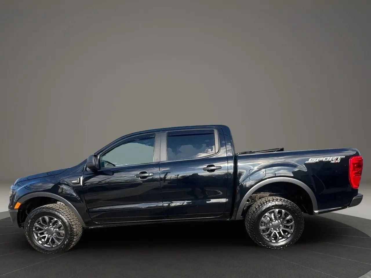 Used 2019 Ford Ranger XLT w/ Equipment Group 302A Luxury AWD/4WD image 8