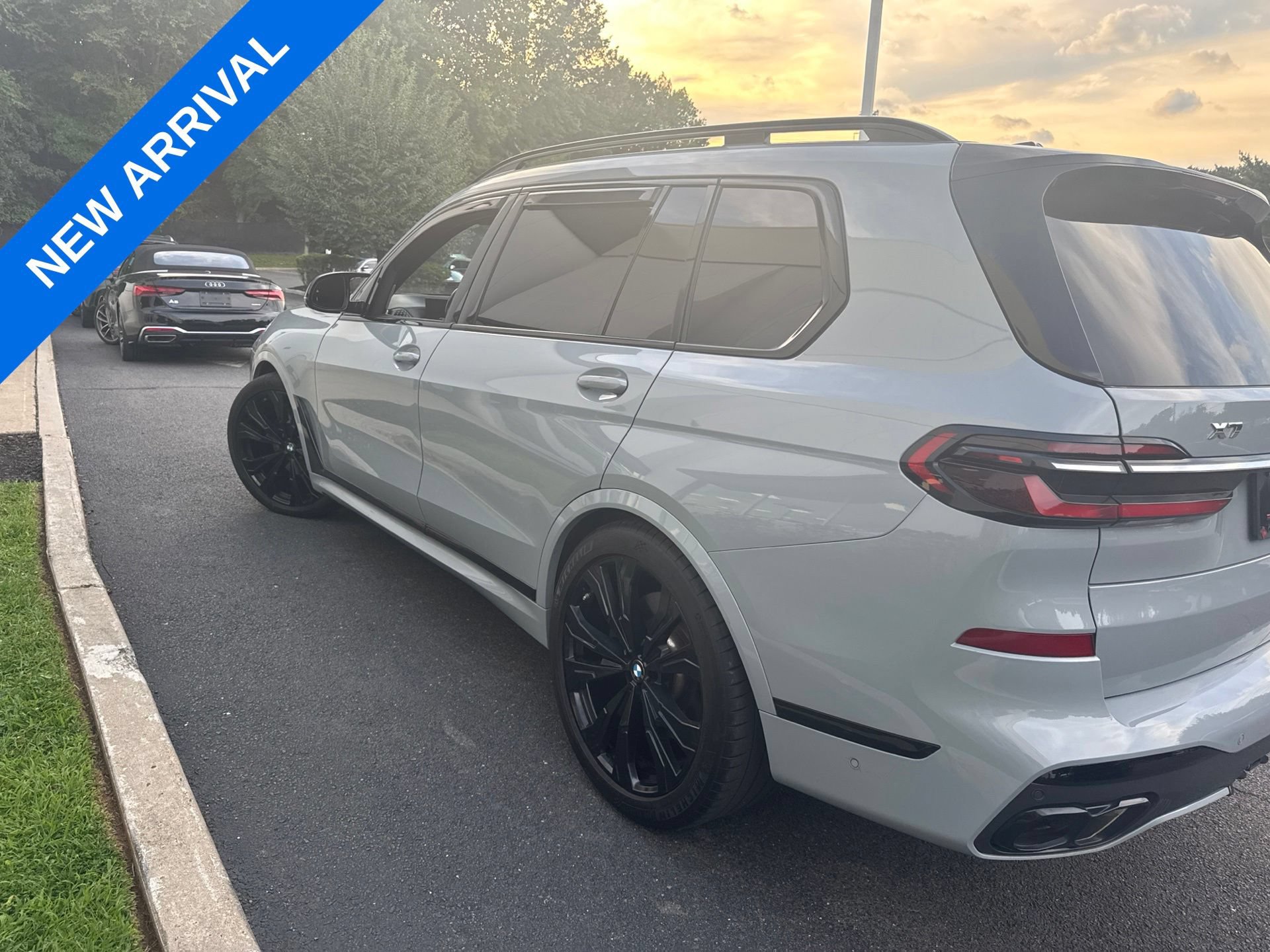 Used 2023 BMW X7 M60i AWD/4WD image 3