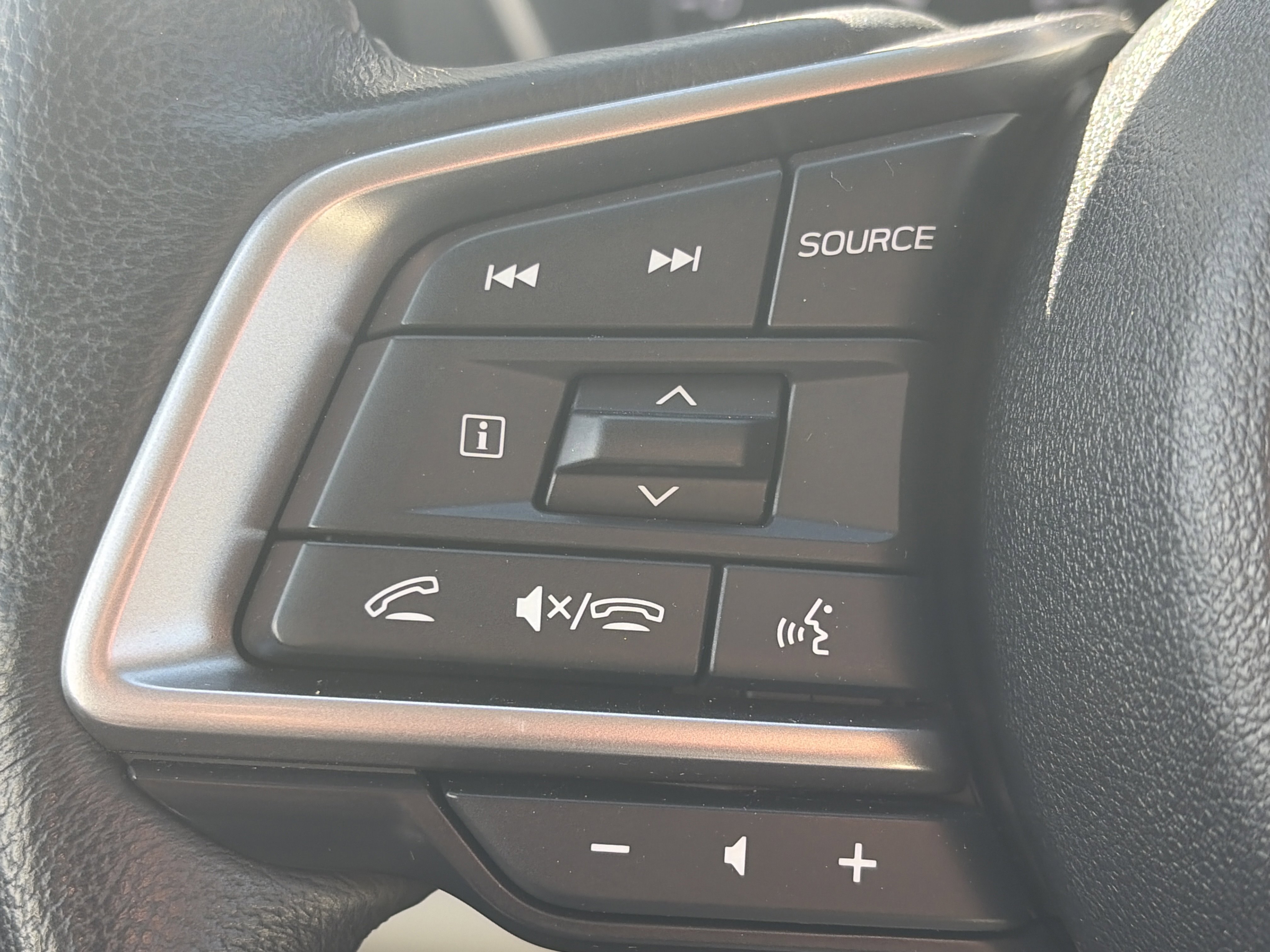 Used 2023 Subaru Ascent Limited w/ Technology Package AWD/4WD image 17