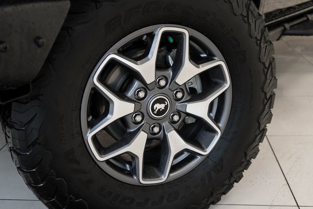 Used 2023 Ford Bronco Badlands image 2