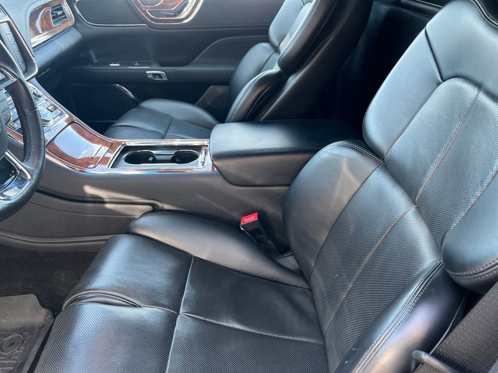 Used 2020 Lincoln Continental w/ Equipment Group 500A image 27