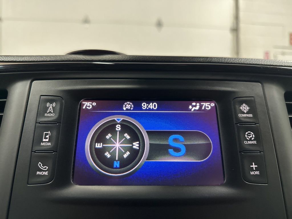 Used 2017 Chrysler Pacifica Touring-L image 28