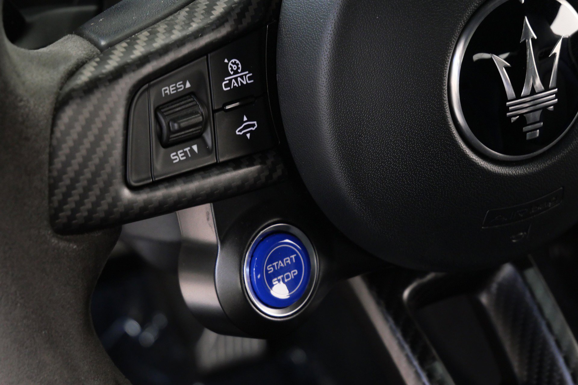 Used 2023 Maserati MC20 Coupe image 29