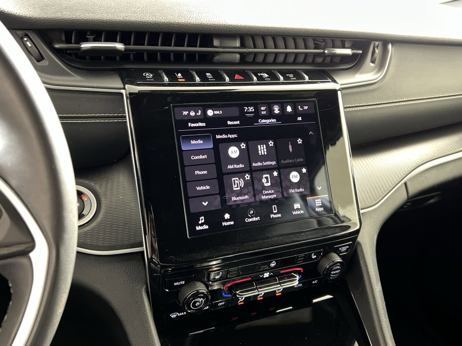 Used 2023 Jeep Grand Cherokee L Laredo image 18