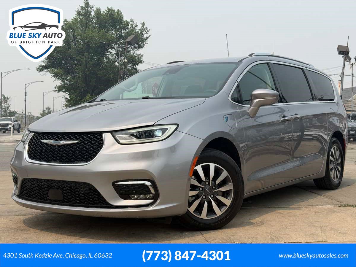 Used 2021 Chrysler Pacifica Touring-L FWD image 1
