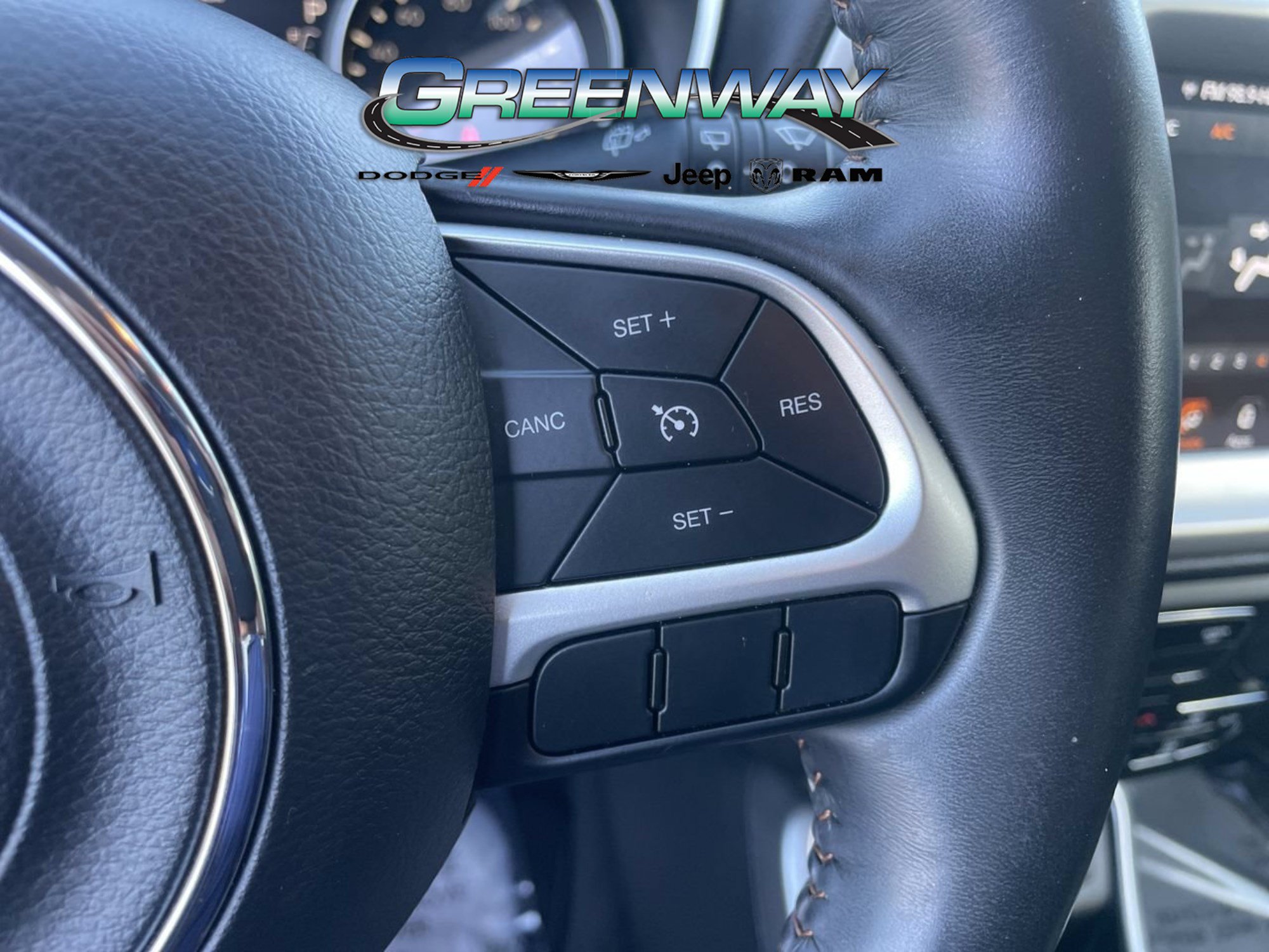 Used 2017 Jeep Compass Latitude w/ Popular Equipment Group FWD image 27