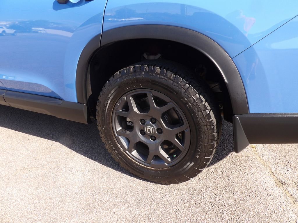 Used 2025 Honda Pilot TrailSport image 17