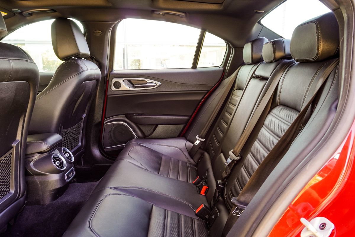 Used 2022 Alfa Romeo Giulia Veloce image 37