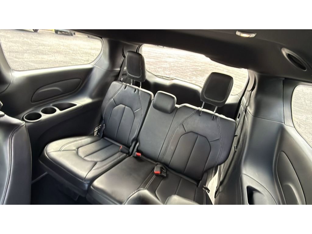 Used 2025 Chrysler Pacifica Select FWD image 35