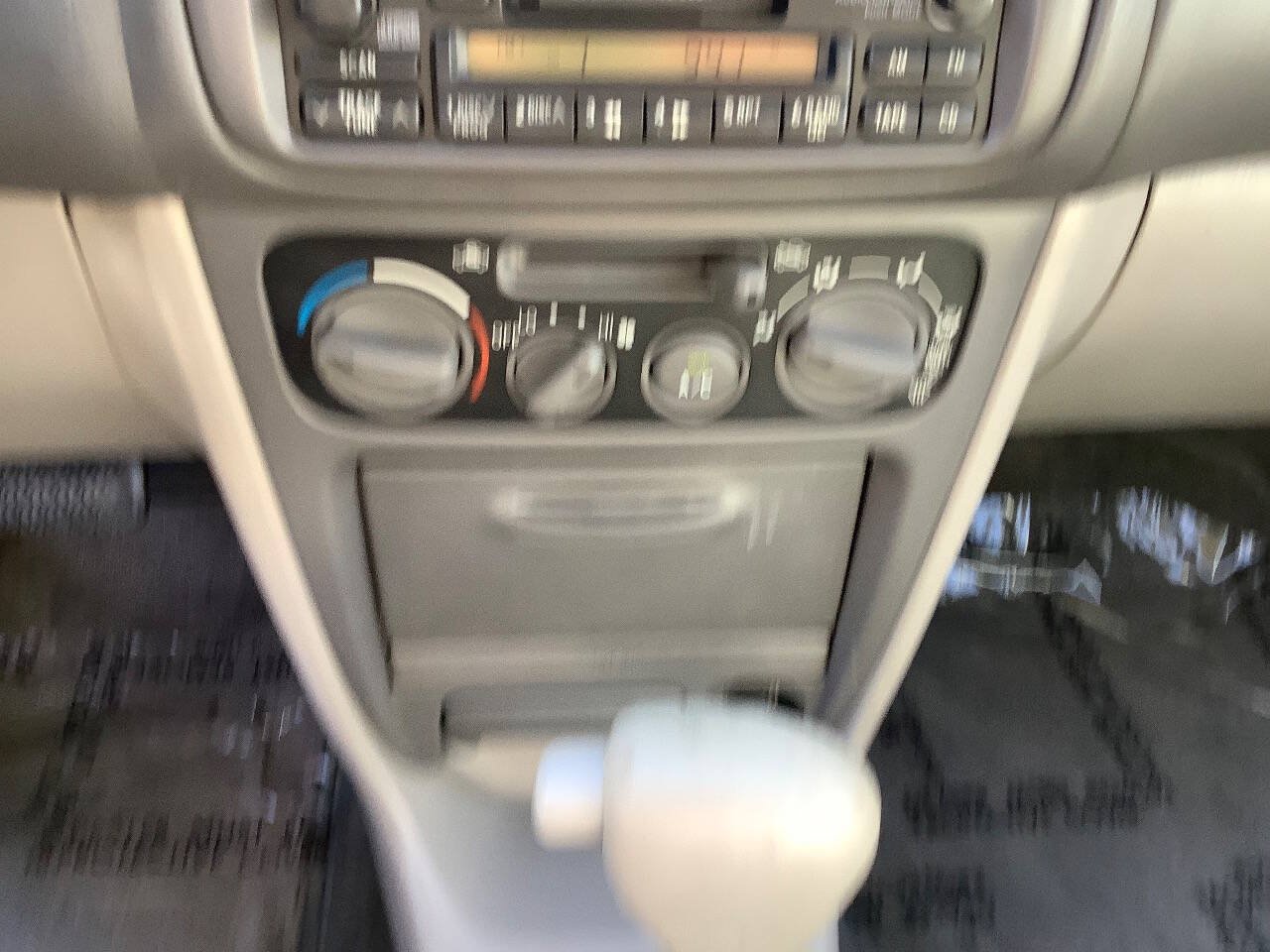 Used 2000 Toyota Corolla VE FWD image 29