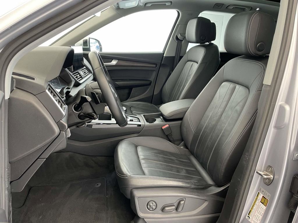Certified 2023 Audi Q5 2.0T Premium w/ Convenience Package image 5
