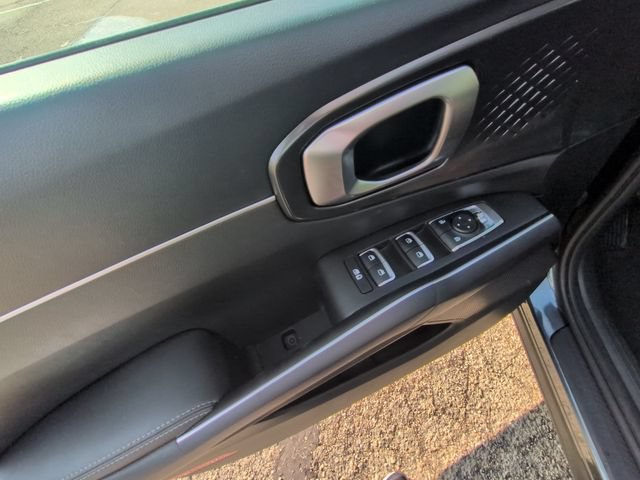 Used 2023 Kia Sorento LX FWD image 15