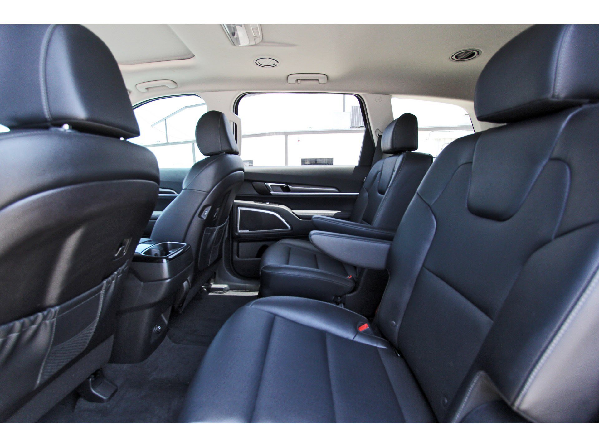 Certified 2023 Kia Telluride S w/ S Sunroof Package AWD/4WD image 32