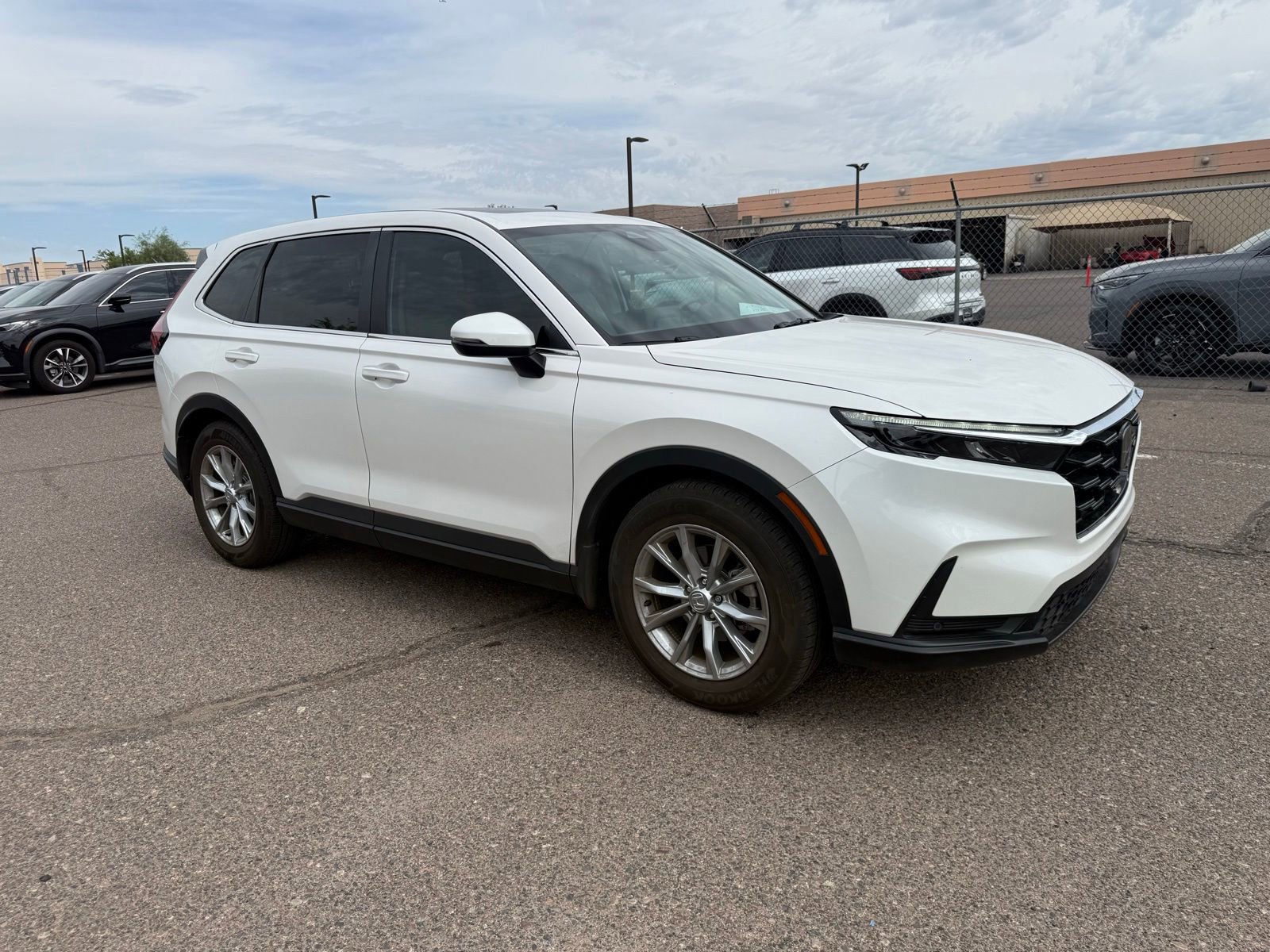 Used 2024 Honda CR-V EX-L image 3