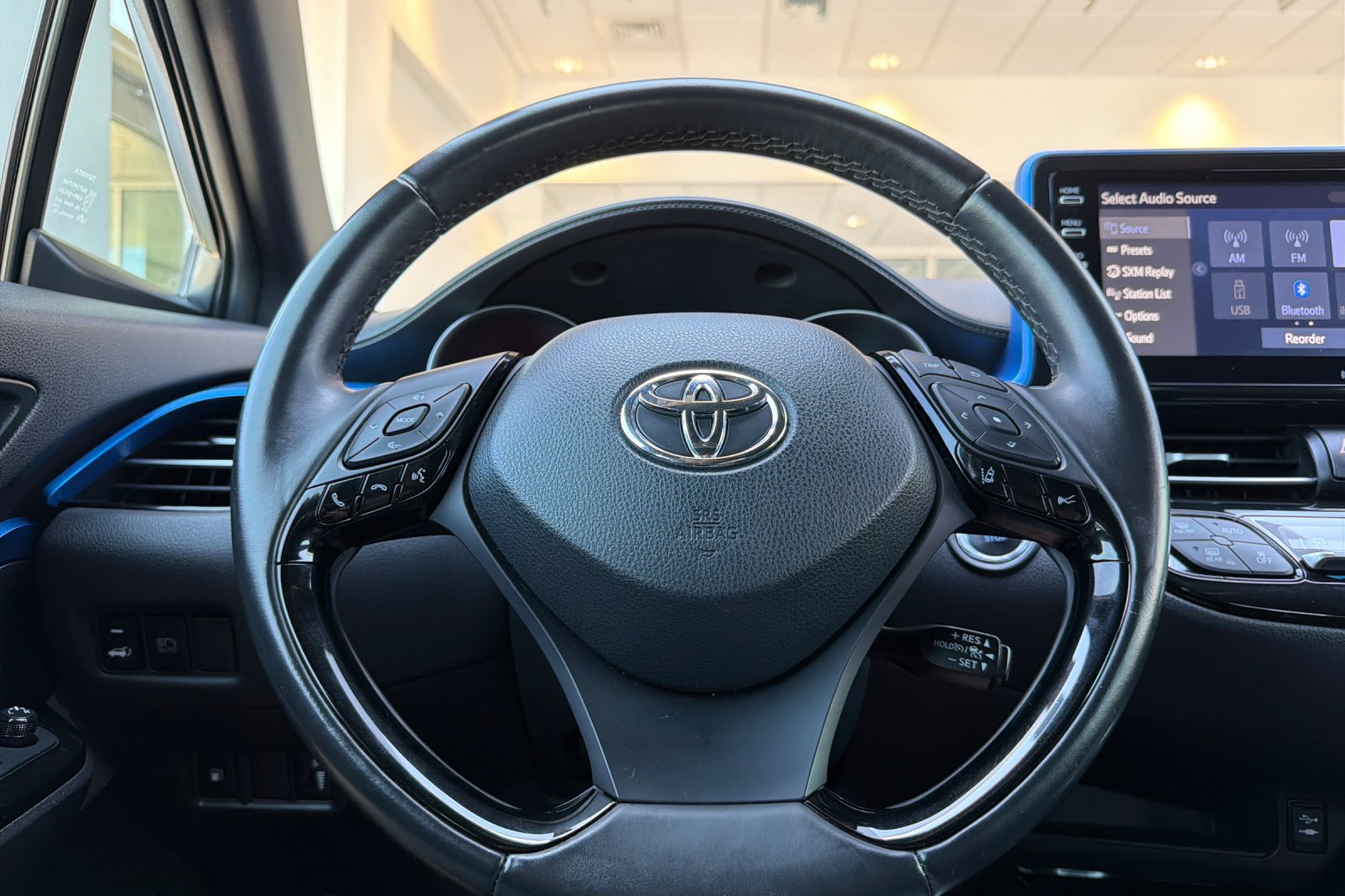 Used 2019 Toyota C-HR XLE FWD image 23