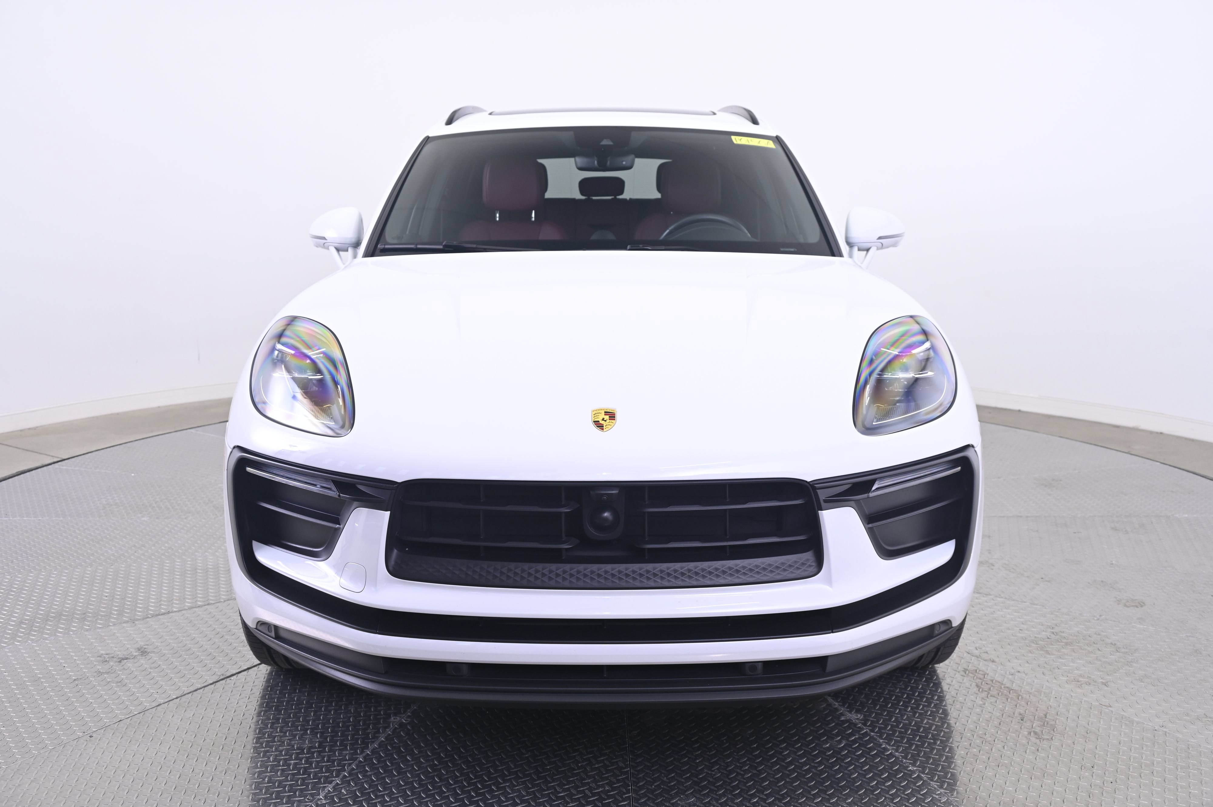 Certified 2022 Porsche Macan AWD/4WD image 10