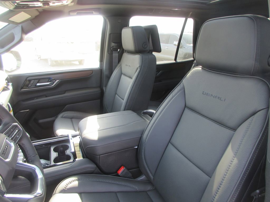 New 2026 GMC Yukon Denali image 12