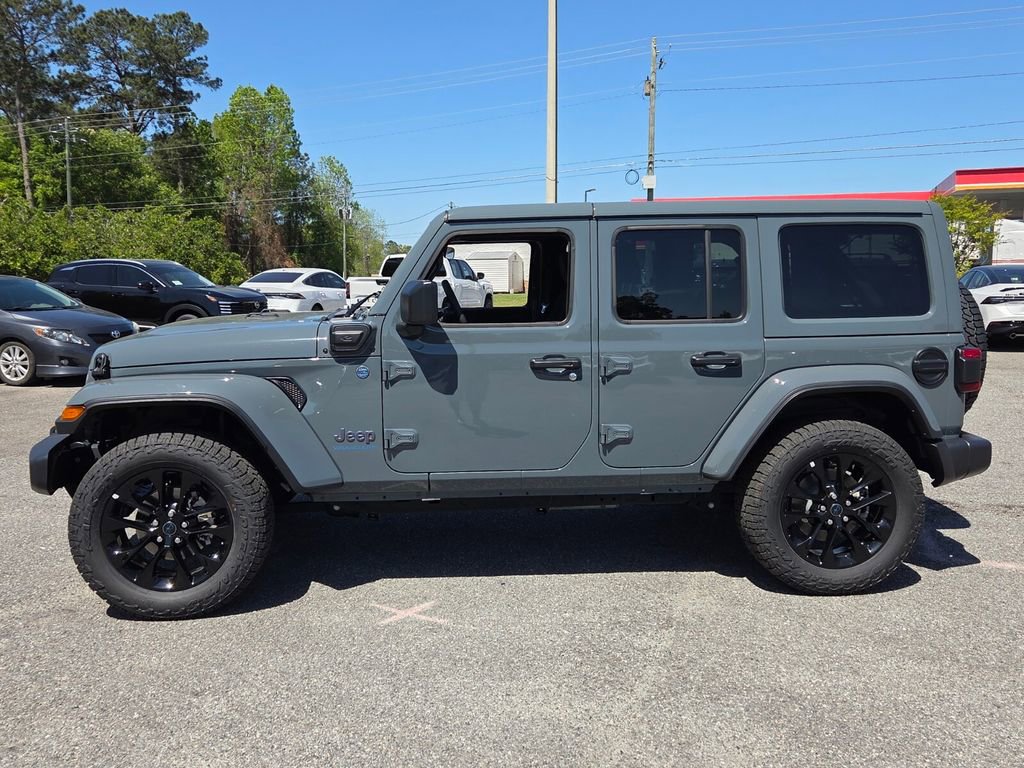 Used 2025 Jeep Wrangler Unlimited Sahara w/ Safety Group AWD/4WD image 2