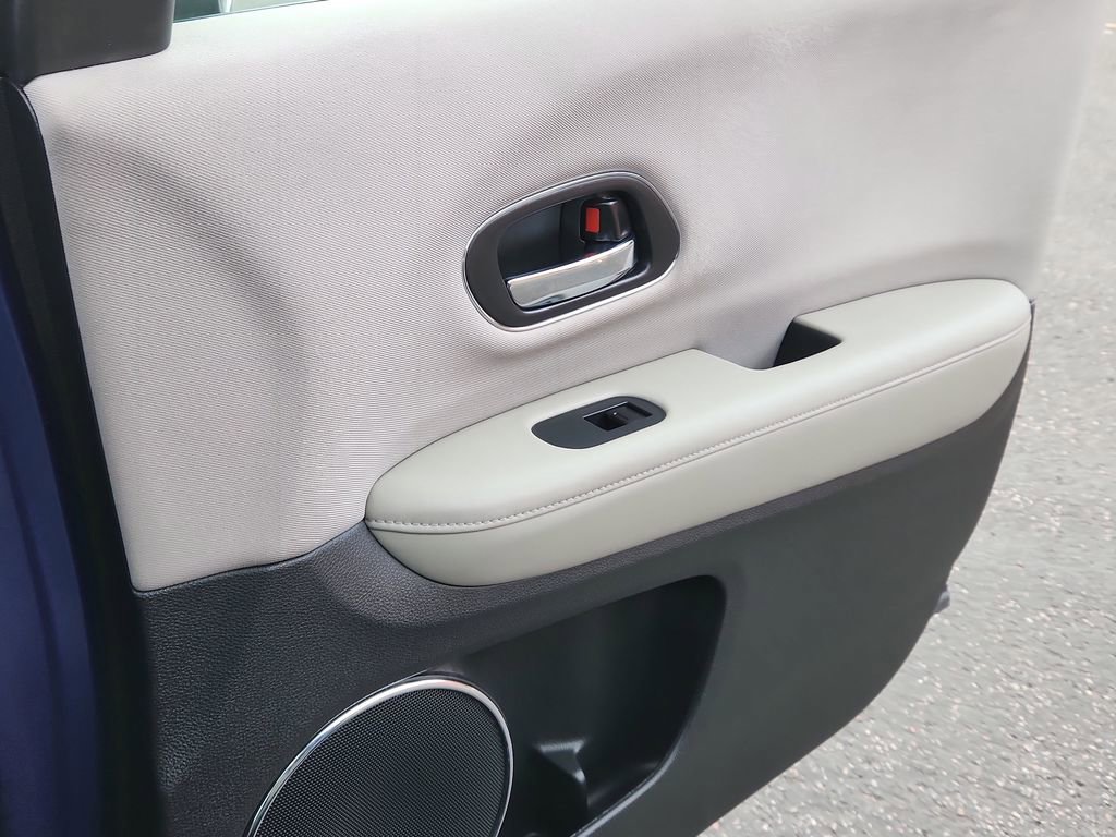 Used 2017 Honda HR-V EX image 15