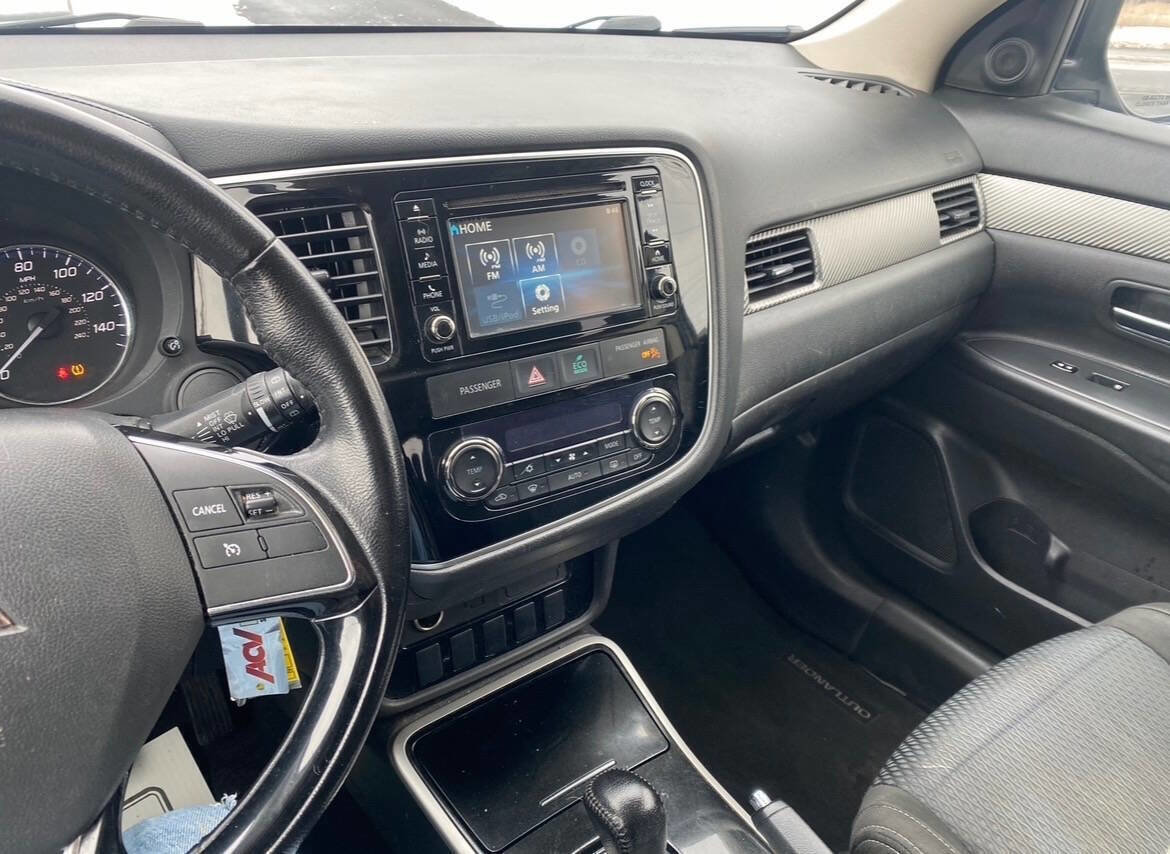 Used 2017 Mitsubishi Outlander ES image 13