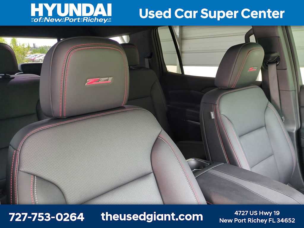 Used 2026 Chevrolet Traverse Z71 w/ LPO, Floor Liner Package AWD/4WD image 6