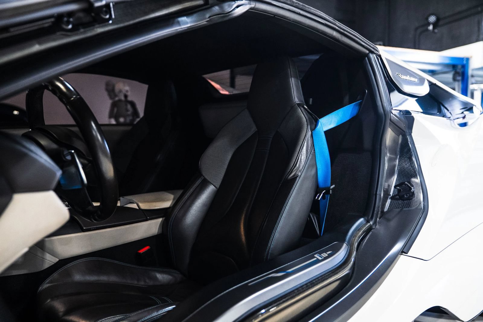 Used 2019 BMW i8 Roadster AWD/4WD image 24