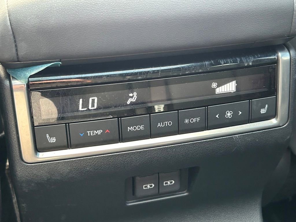 Used 2024 Lexus GX 550 w/ Accessory Package (2T) image 27