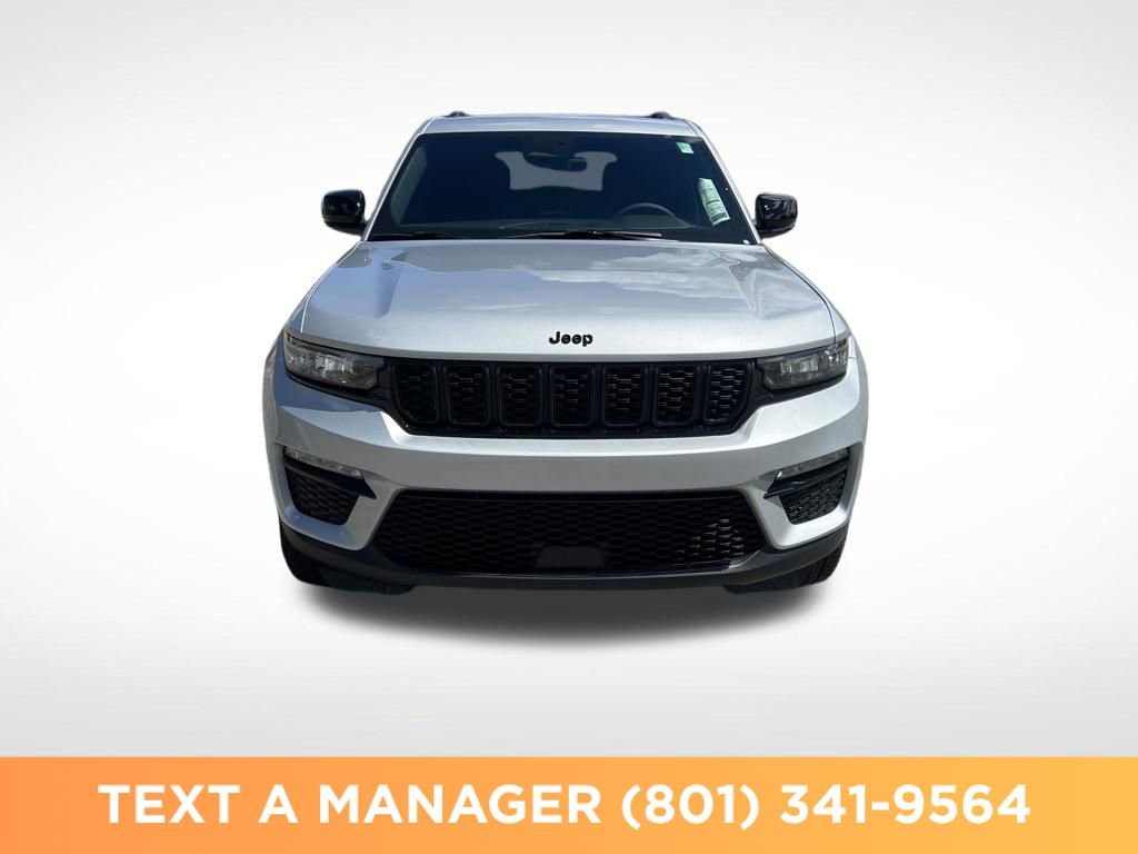 Used 2025 Jeep Grand Cherokee Limited w/ Black Appearance Package image 8