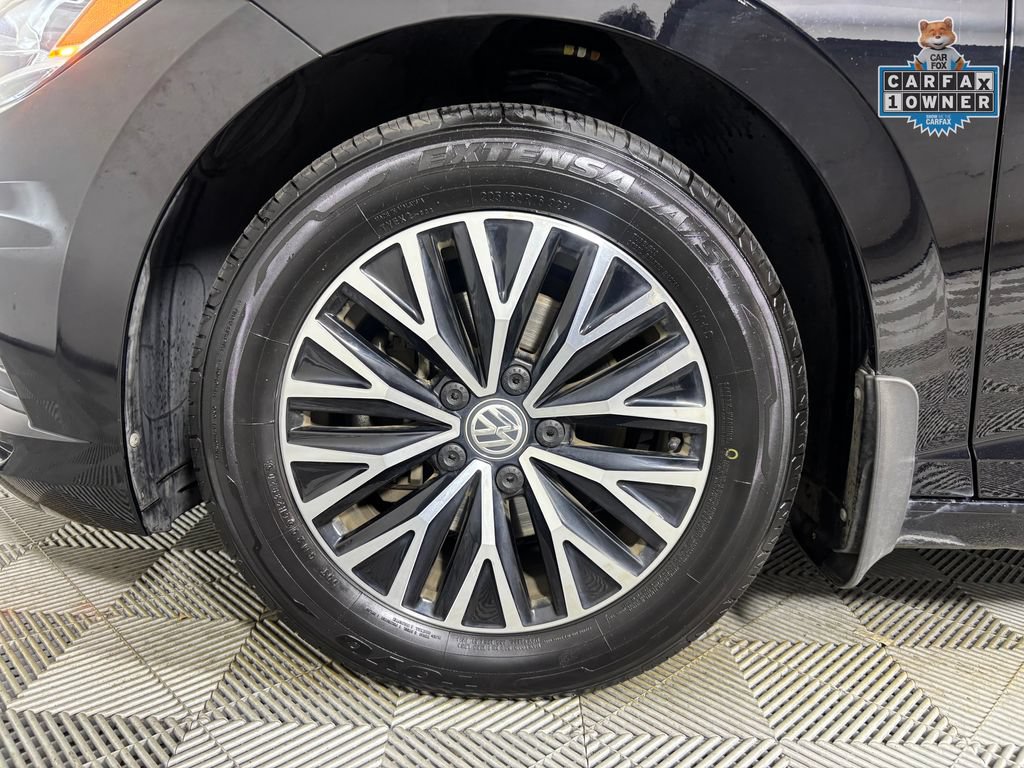 Used 2019 Volkswagen Jetta SE w/ Cold Weather Package FWD image 31