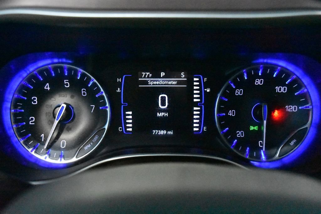 Used 2023 Chrysler Voyager LX FWD image 17
