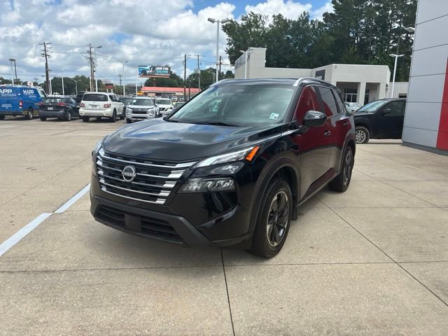 Used 2024 Nissan Rogue SV w/ SV Premium Package FWD image 3